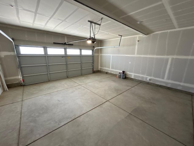 2822 E Corteza Drive, Fresno, CA 93730