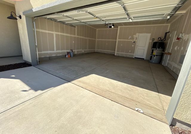 2822 E Corteza Drive, Fresno, CA 93730