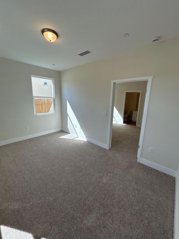 2822 E Corteza Drive, Fresno, CA 93730