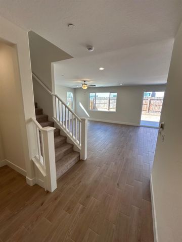 2822 E Corteza Drive, Fresno, CA 93730