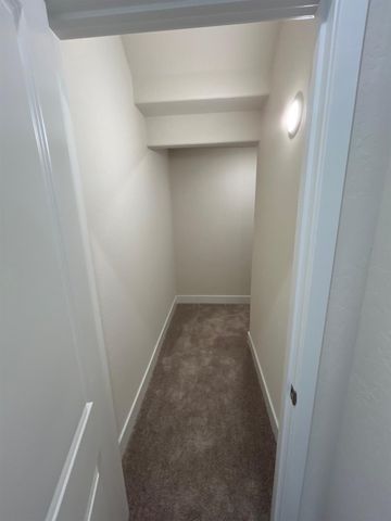 2822 E Corteza Drive, Fresno, CA 93730