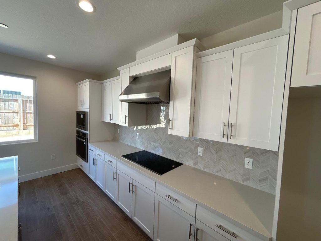 Image 12 of property listing at 2822 E Corteza Drive, Fresno, CA 93730