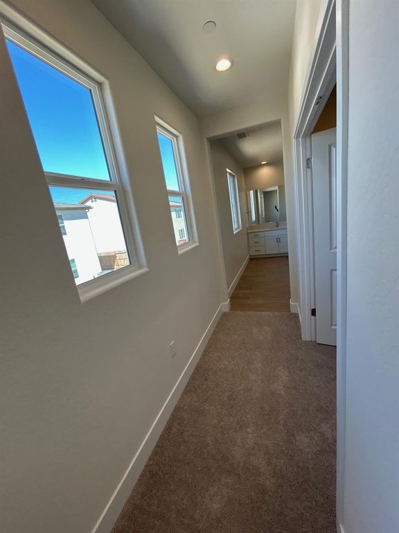 Image 19 of property listing at 2822 E Corteza Drive, Fresno, CA 93730