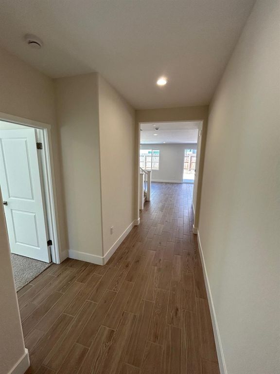 Image 2 of property listing at 2822 E Corteza Drive, Fresno, CA 93730