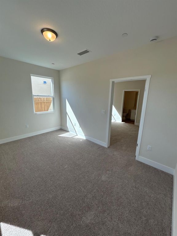 Image 5 of property listing at 2822 E Corteza Drive, Fresno, CA 93730
