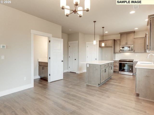 2335 E OTTER Loop 30, La Center, WA 98629