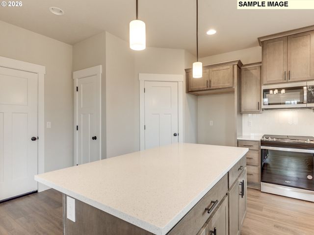 2335 E OTTER Loop 30, La Center, WA 98629