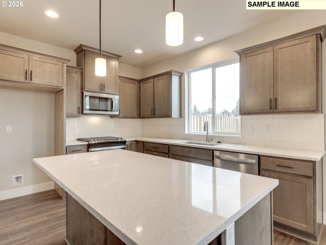 2335 E OTTER Loop 30, La Center, WA 98629