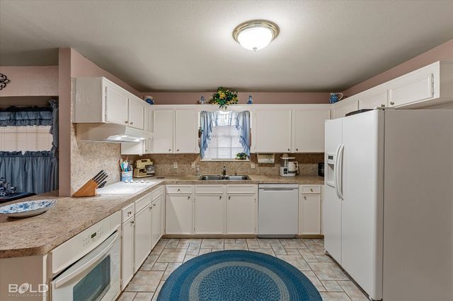 6831 North Park Lane, Shreveport, LA 71107