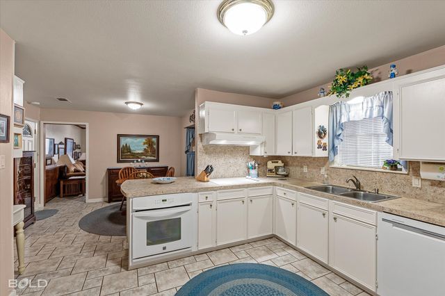 6831 North Park Lane, Shreveport, LA 71107