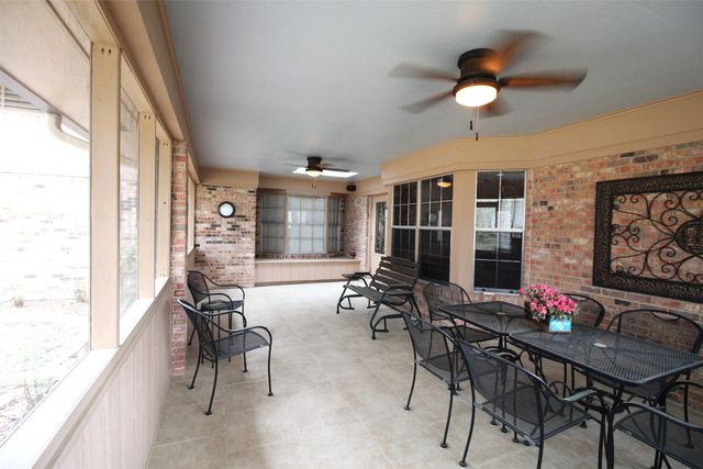 6831 North Park Lane, Shreveport, LA 71107