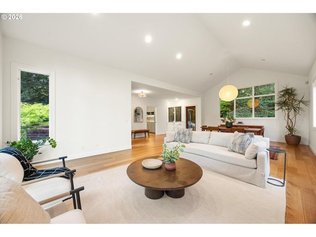 1430 Sw HIGHLAND Rd, Portland, OR 97221