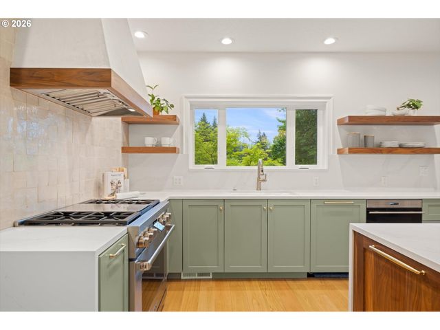 1430 Sw HIGHLAND Rd, Portland, OR 97221