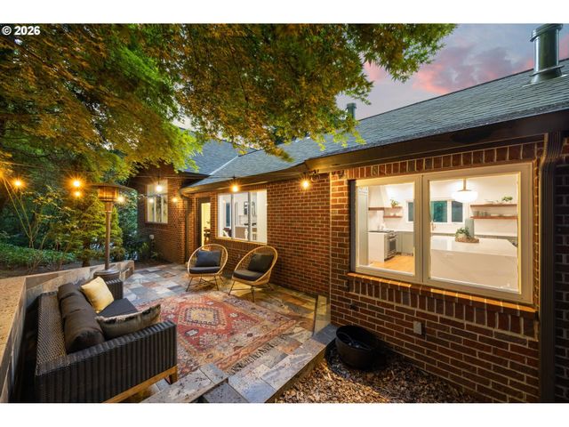 1430 Sw HIGHLAND Rd, Portland, OR 97221
