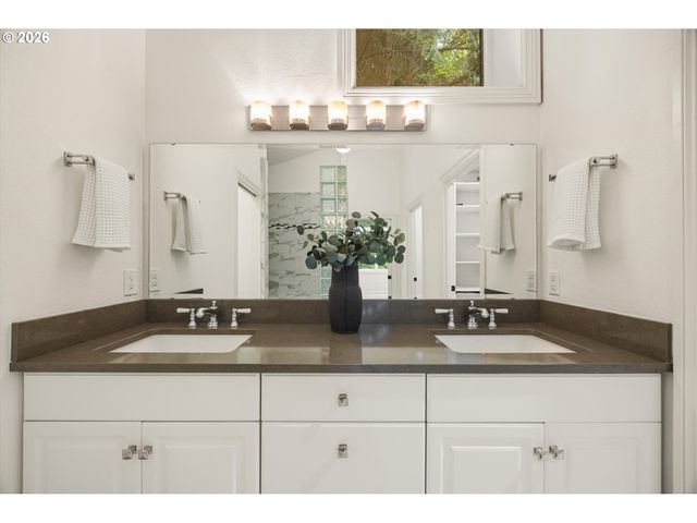 1430 Sw HIGHLAND Rd, Portland, OR 97221