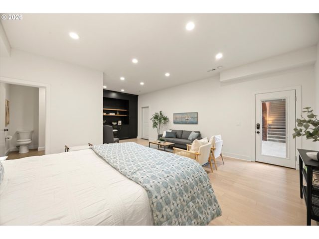 1430 Sw HIGHLAND Rd, Portland, OR 97221