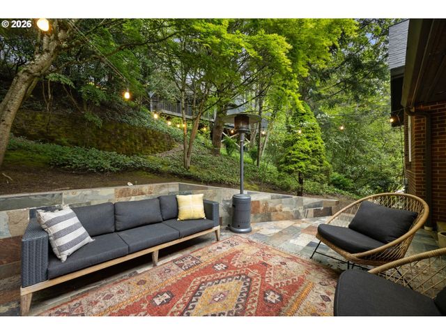 1430 Sw HIGHLAND Rd, Portland, OR 97221