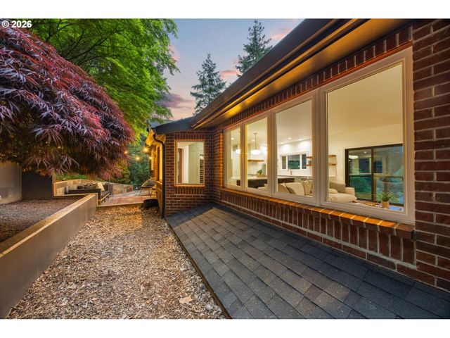 1430 Sw HIGHLAND Rd, Portland, OR 97221