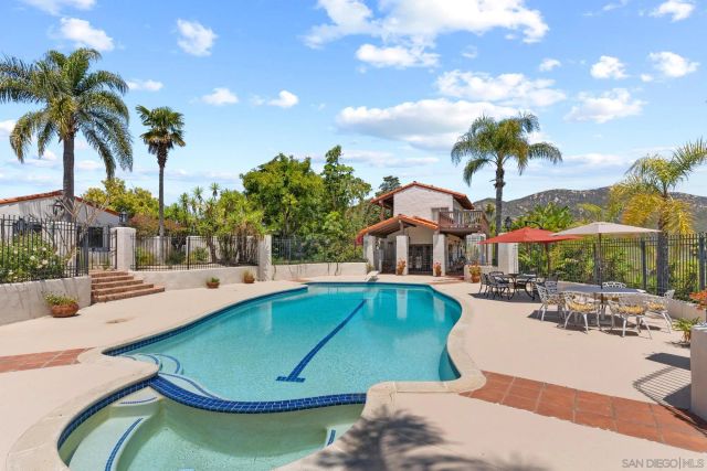 17156 Dos Hermanos, Poway, CA 92064