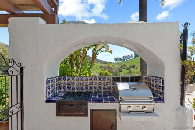 17156 Dos Hermanos, Poway, CA 92064