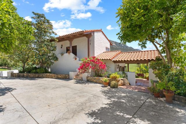 17156 Dos Hermanos, Poway, CA 92064