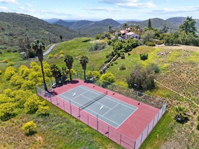 17156 Dos Hermanos, Poway, CA 92064