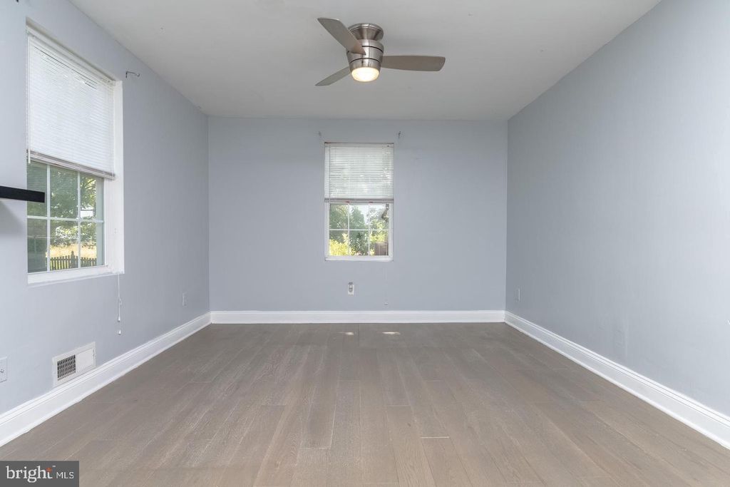 Image 13 of property listing at 6307 BIRCHWOOD AVE, Baltimore, MD 21214