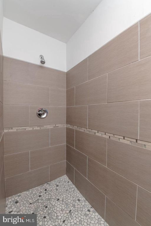 Image 18 of property listing at 6307 BIRCHWOOD AVE, Baltimore, MD 21214