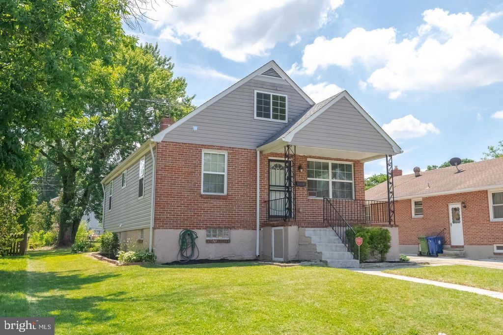 Image 3 of property listing at 6307 BIRCHWOOD AVE, Baltimore, MD 21214