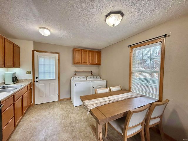 2016 Shelby Avenue, Evansville, IN 47714