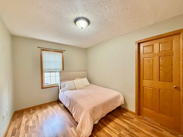 2016 Shelby Avenue, Evansville, IN 47714