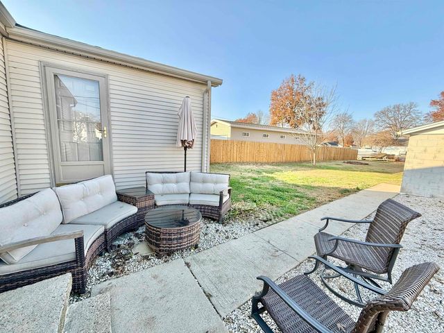 2016 Shelby Avenue, Evansville, IN 47714