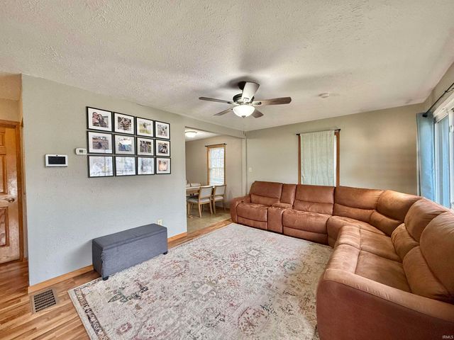 2016 Shelby Avenue, Evansville, IN 47714