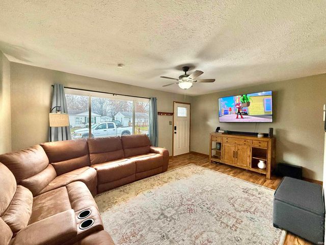 2016 Shelby Avenue, Evansville, IN 47714