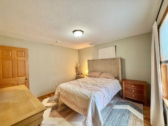 2016 Shelby Avenue, Evansville, IN 47714