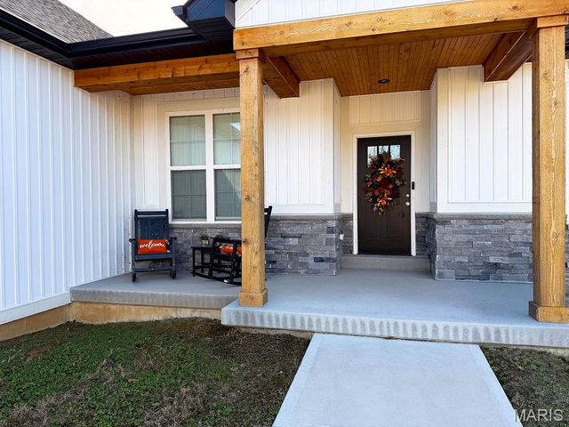 1614 Sugar Creek Drive, Festus, MO 63028