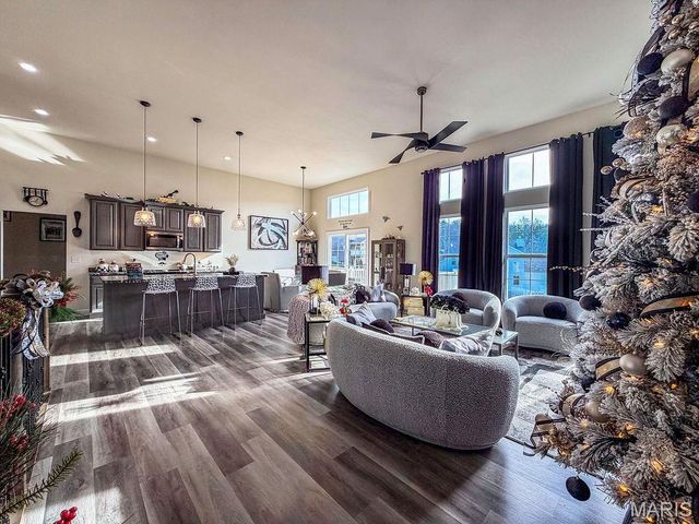 1614 Sugar Creek Drive, Festus, MO 63028