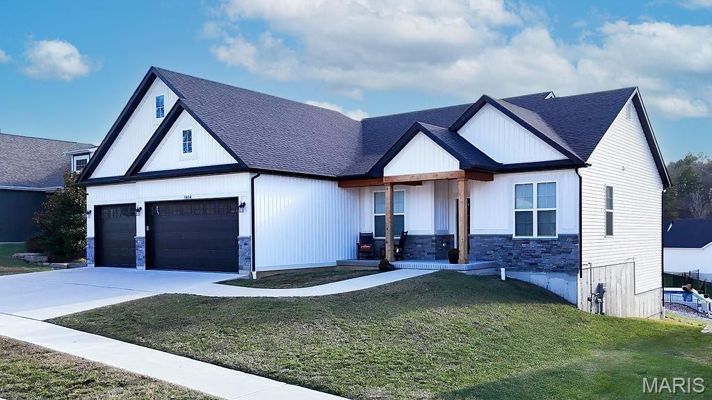 1614 Sugar Creek Drive, Festus, MO 63028