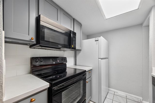 11411 Harwin Drive 3, Houston, TX 77072