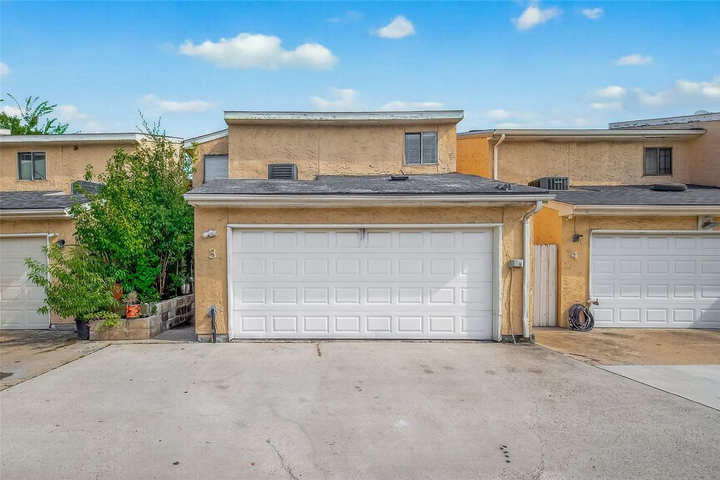 11411 Harwin Drive 3, Houston, TX 77072