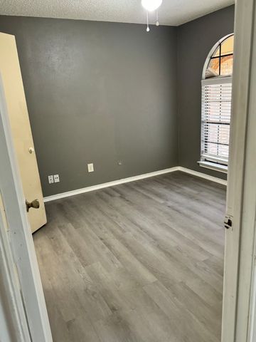 5610 Shady Hill Lane, Arlington, TX 76016