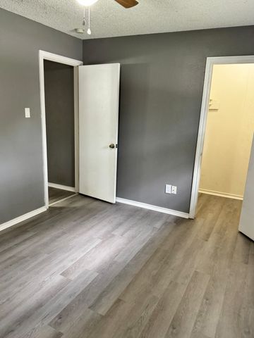 5610 Shady Hill Lane, Arlington, TX 76016