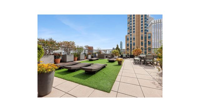 445 5th Ave Apt 30A, New York City, NY 10016