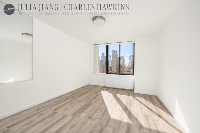 445 5th Ave Apt 30A, New York City, NY 10016