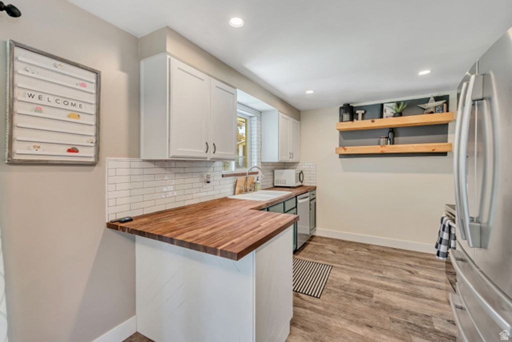 Image 11 of property listing at 4471 S 3600 W, West Valley City, UT 84119
