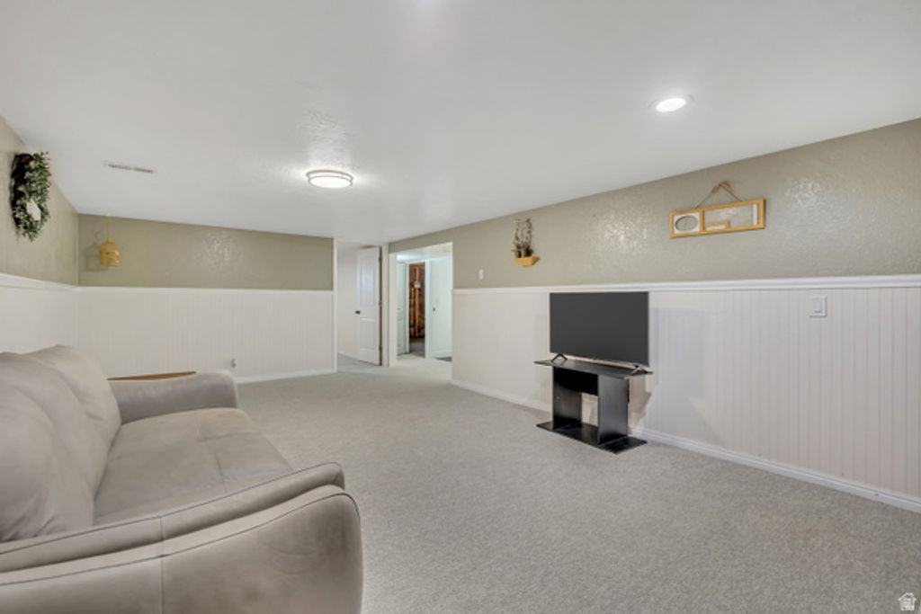 Image 19 of property listing at 4471 S 3600 W, West Valley City, UT 84119