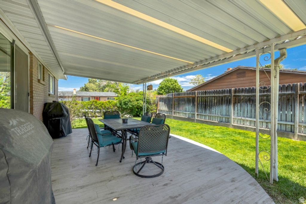 Image 6 of property listing at 4471 S 3600 W, West Valley City, UT 84119