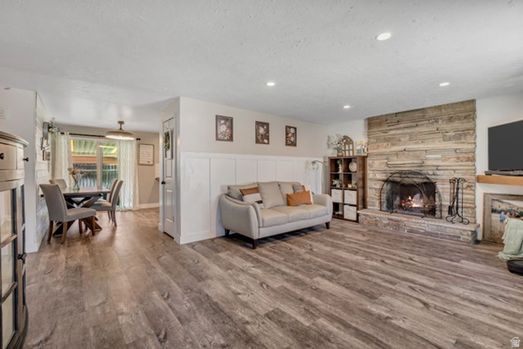 Image 7 of property listing at 4471 S 3600 W, West Valley City, UT 84119