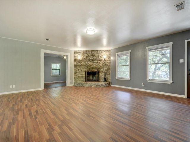 7304 Cooper LN