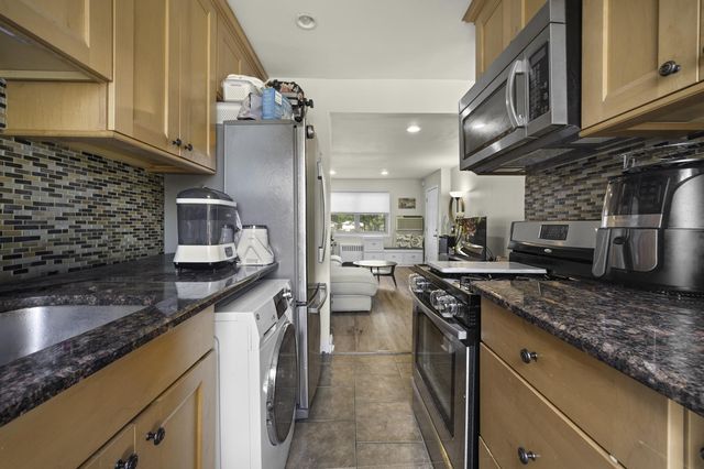 24933 64th Ave Fl 1, New York City, NY 11362